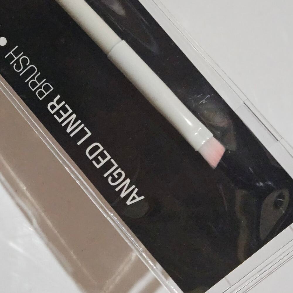 Wet n Wild Angled Liner Brush ~ NEW